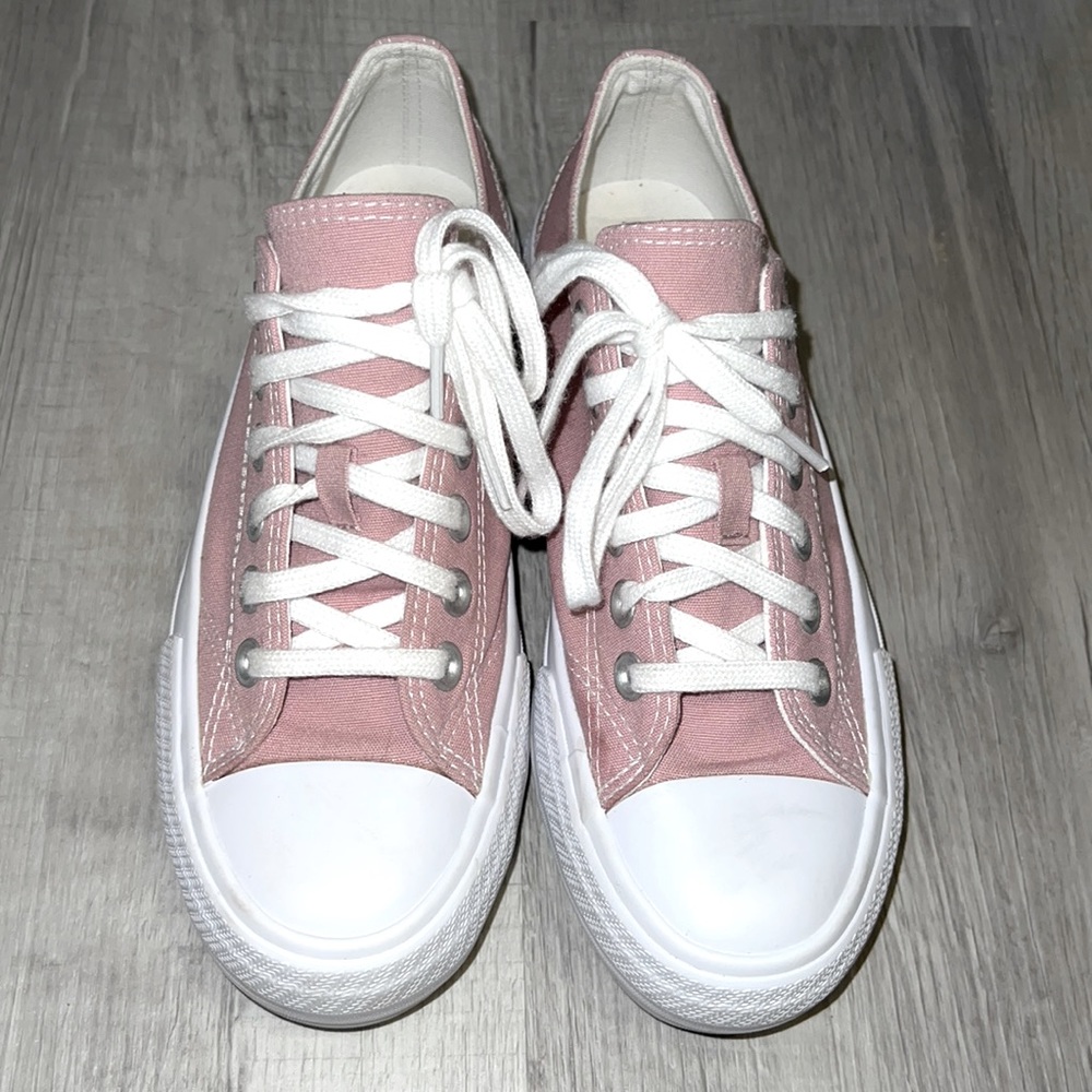 No Boundaries Pink converse platform shoe